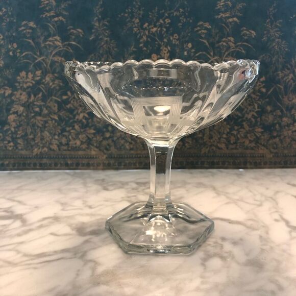 Vintage Art Deco Scallop Edge Etched Dessert Cup - Picture 1 of 5